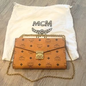 Mcm wallet on a chain